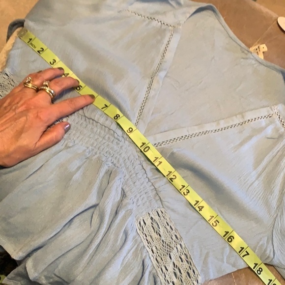 Tea & Cup long sleeved deep V lace waist top - Picture 7 of 10